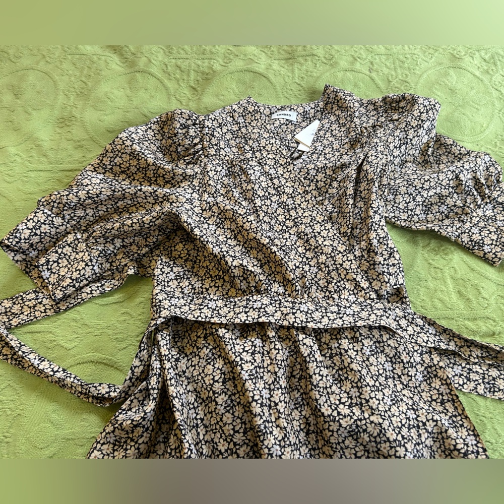 Sandro floral wrap dress. NWT. French size 40 - Picture 2 of 6
